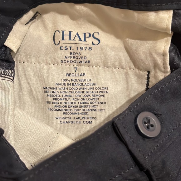 Boy’s navy blue uniform shorts - Picture 2 of 4